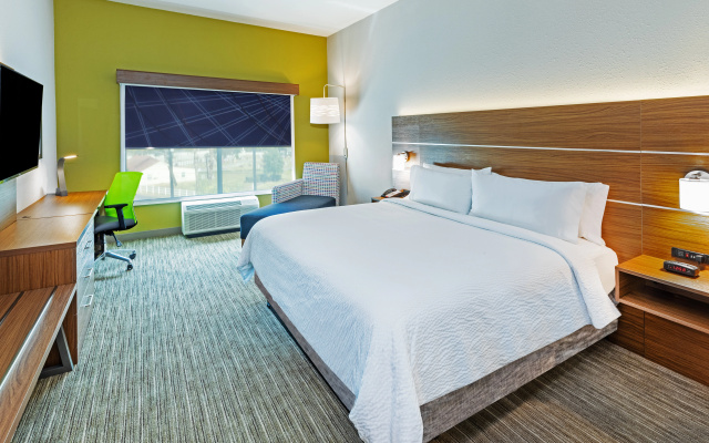 photo 4 of Holiday Inn Express & Suites Houston – Downtown North by IHG