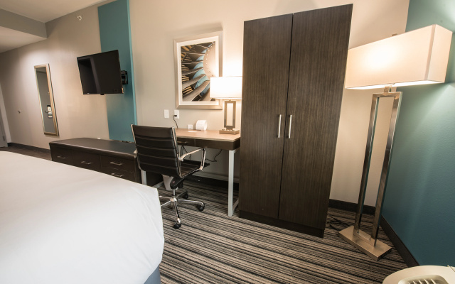 photo 5 of Holiday Inn Express & Suites Houston - Hobby Airport Area by IHG
