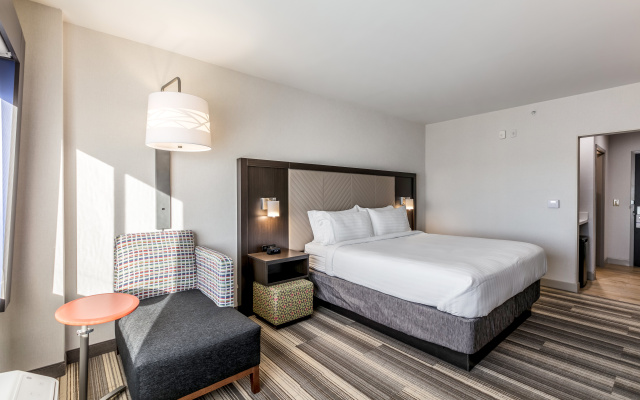 photo 5 of Holiday Inn Express & Suites Jersey City North - Hoboken by IHG