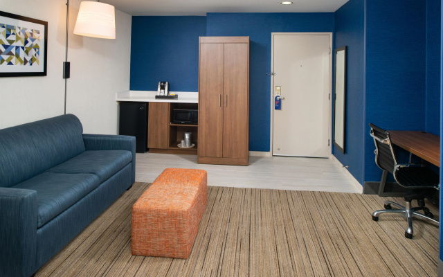 photo 5 of Holiday Inn Express & Suites Los Angeles Downtown West by IHG