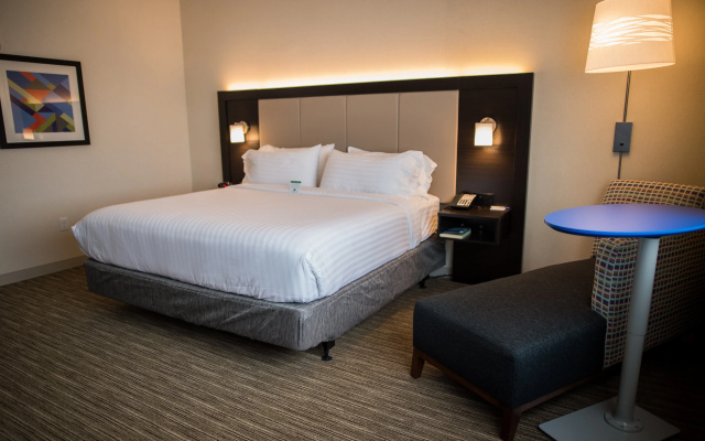 photo 2 of Holiday Inn Express & Suites Marietta