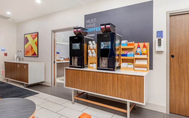 photo 5 of Holiday Inn Express & Suites Medford by IHG