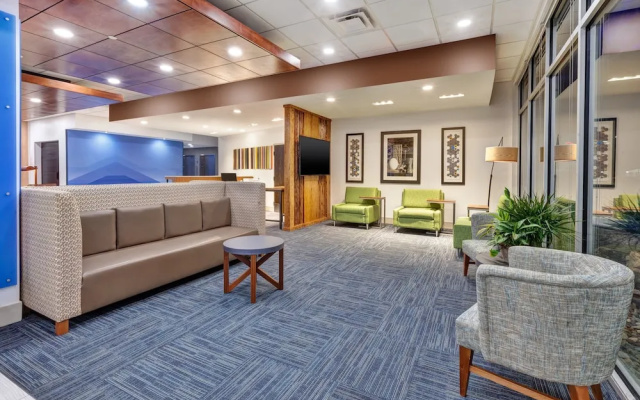 photo 2 of Holiday Inn Express & Suites Milan – Sandusky Area