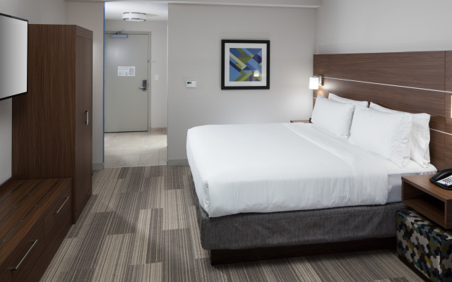 photo 3 of Holiday Inn Express & Suites Orlando at SeaWorld by IHG