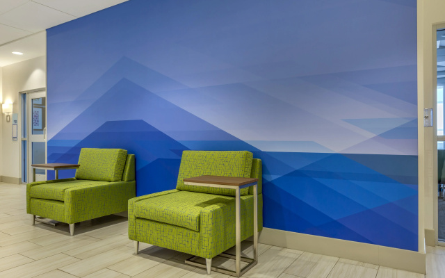 photo 3 of Holiday Inn Express & Suites Phoenix Dwtn - State Capitol by IHG