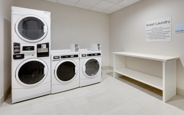photo 4 of Holiday Inn Express & Suites Plano - The Colony by IHG