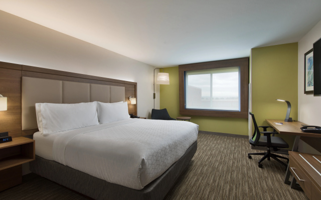 photo 3 of Holiday Inn Express & Suites Portland Airport - Cascade Stn by IHG