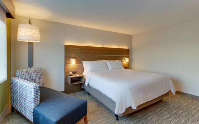 photo 5 of Holiday Inn Express & Suites Roanoke – Civic Center by IHG