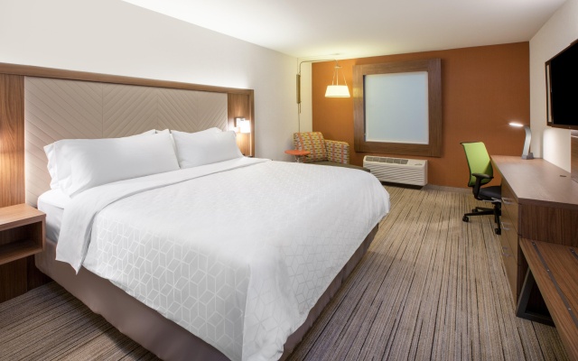 photo 3 of Holiday Inn Express & Suites Stafford NW - Sugar Land by IHG