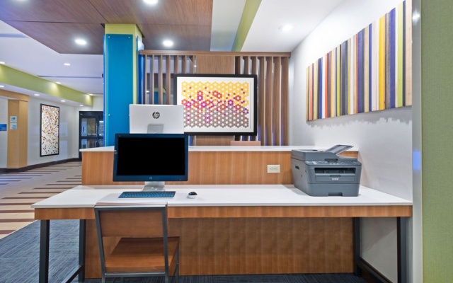 photo 4 of Holiday Inn Express & Suites Uniontown