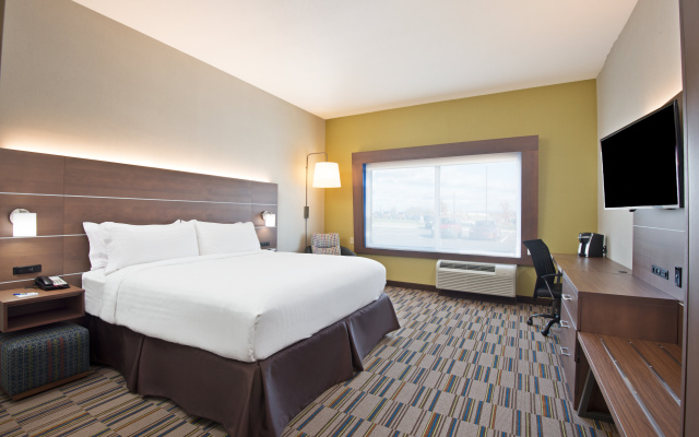 photo 4 of Holiday Inn Express & Suites Uniontown by IHG