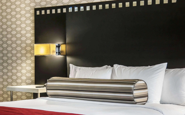 photo 5 of Tilt Hotel Universal-Hollywood, an AGA Collection Hotel