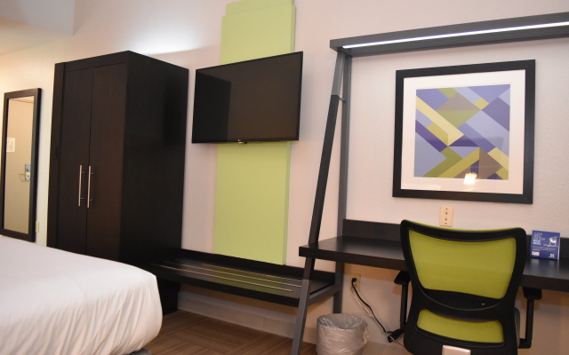 photo 3 of Holiday Inn Express Venice by IHG