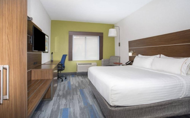 photo 3 of Holiday Inn Express Village West