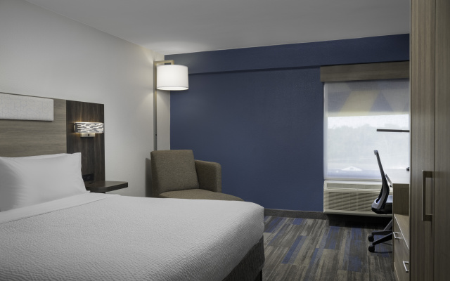 photo 5 of Holiday Inn Express Washington DC - BW Parkway by IHG