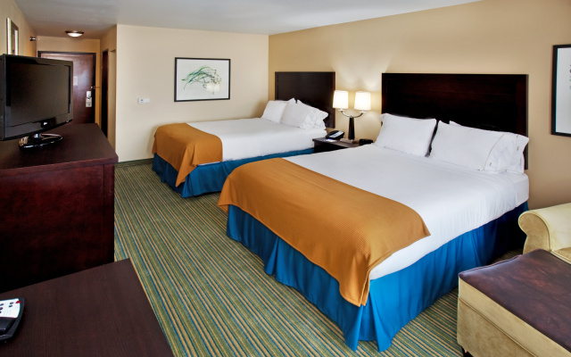 photo 3 of Holiday Inn Express Waterloo-Cedar Falls