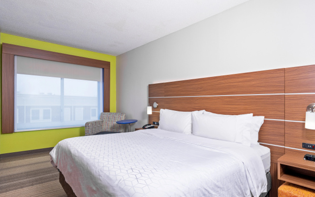photo 3 of Holiday Inn Express Hotel & Suites Woodbridge by IHG