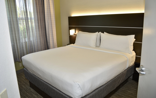 photo 3 of Holiday Inn Express® Windsor Sonoma Wine Country by IHG