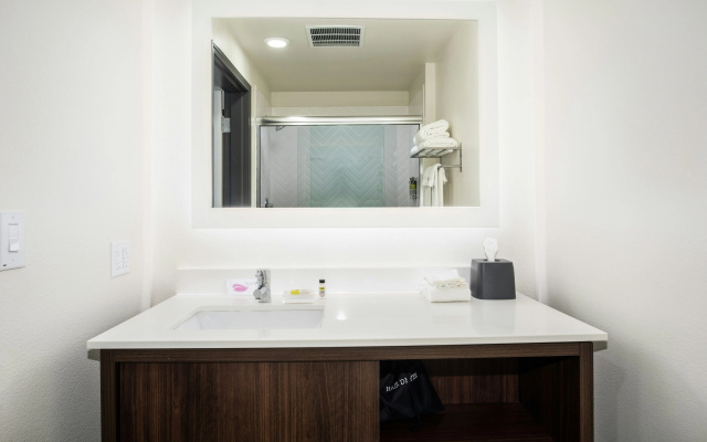 photo 5 of Holiday Inn Glendale - Stadium & Ent Dist by IHG