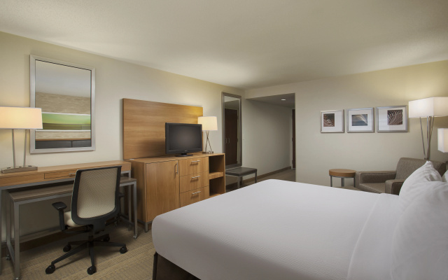 photo 4 of Holiday Inn Grand Rapids Airport by IHG