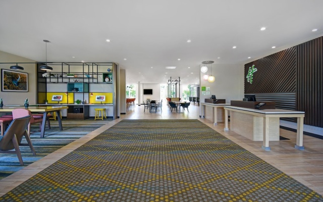 photo 2 of Holiday Inn Grand Rapids North Walker, An Ihg