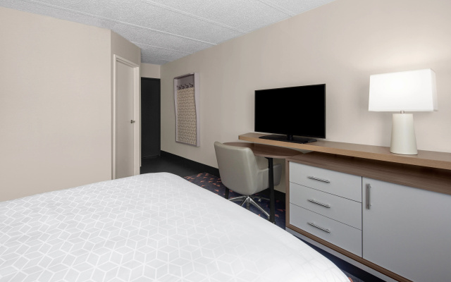 photo 4 of Holiday Inn Hasbrouck Heights-Meadowlands by IHG