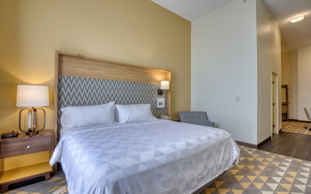 photo 5 of Holiday Inn Hotel & Suites Madison West - Middleton by IHG