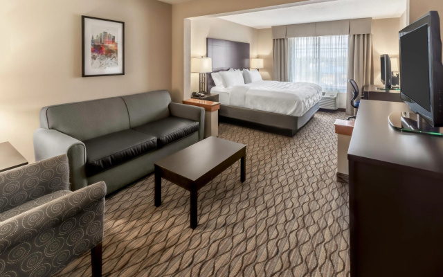 photo 5 of Holiday Inn Hotel & Suites-Milwaukee Airport by IHG