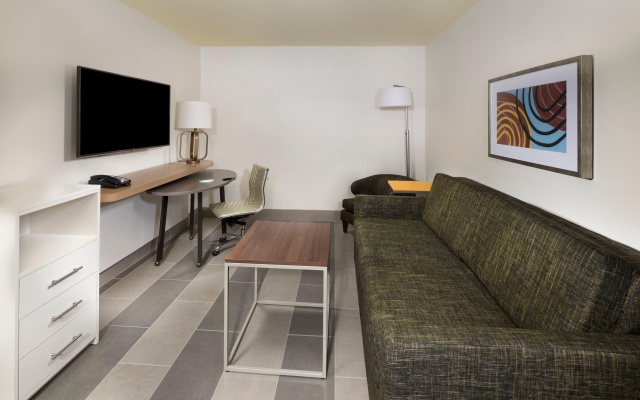 photo 3 of Holiday Inn & Suites Arden - Asheville Airport by IHG