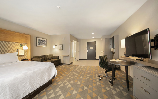 photo 4 of Holiday Inn & Suites Decatur-Forsyth by IHG