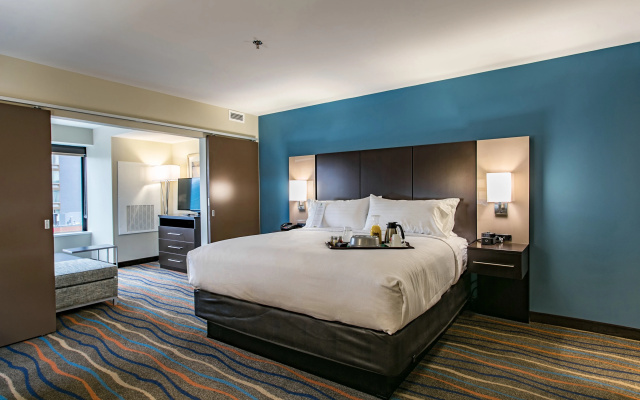 photo 4 of Holiday Inn Hotel & Suites Chattanooga Downtown by IHG