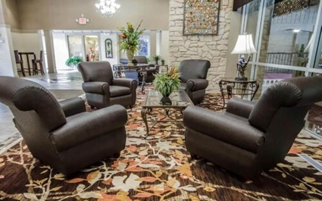 photo 2 of Holiday Inn Louisville-north (clarksville)