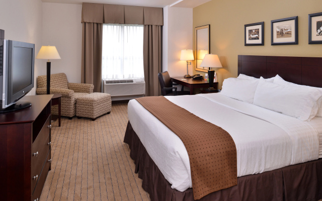photo 3 of Holiday Inn Madison at The American Center by IHG