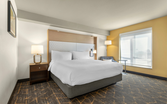 photo 3 of Holiday Inn & Suites Oakland Airport by IHG