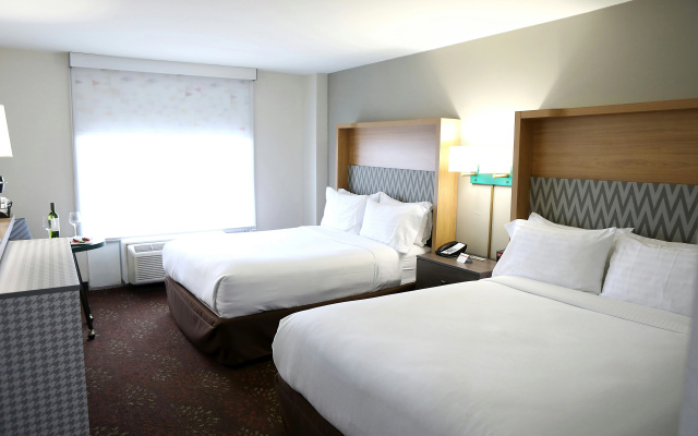 photo 4 of Holiday Inn Chicago O'Hare Area by IHG