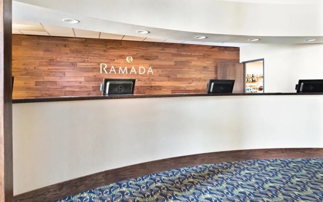 photo 2 of Holiday Inn Omaha Convention Center