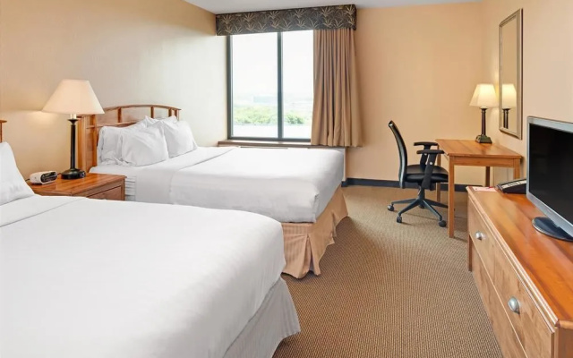 photo 4 of Holiday Inn Omaha Convention Center
