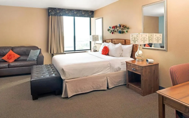 photo 5 of Holiday Inn Omaha Convention Center