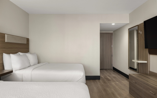 photo 4 of Holiday Inn Express & Suites Phoenix Midtown by IHG