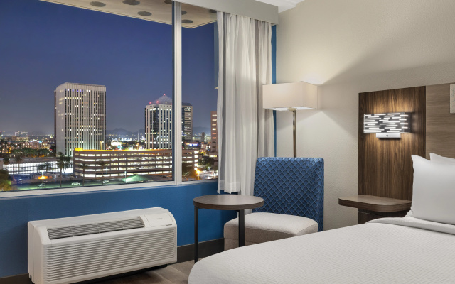 photo 5 of Holiday Inn Express & Suites Phoenix Midtown by IHG