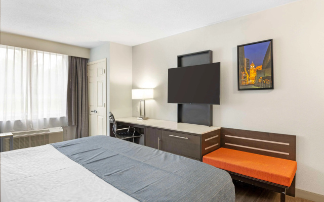 photo 3 of Best Western Premier Richmond City Gateway