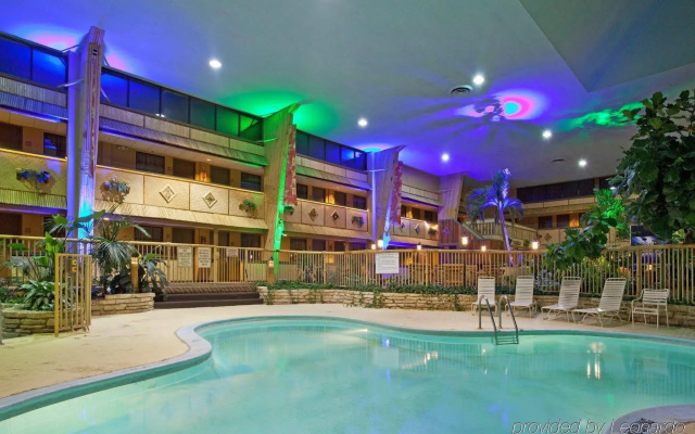 photo 5 of Holiday Inn Rolling Mdws-Schaumburg Area