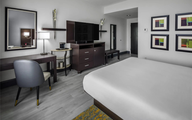 photo 4 of DoubleTree by Hilton Sarasota Bradenton Airport