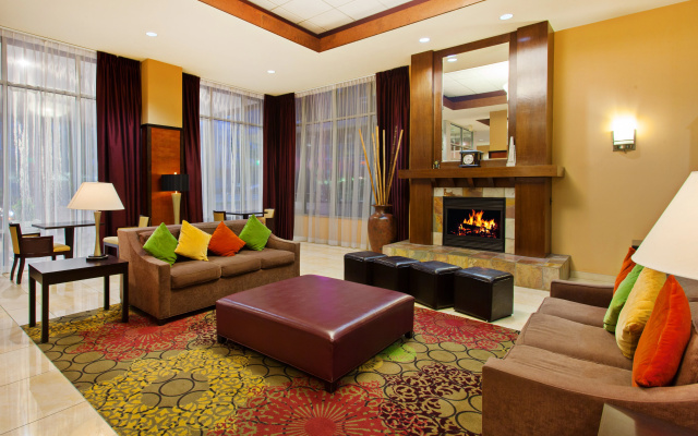 photo 2 of Holiday Inn Express And Suites Seattle Downtown - Lake Union by IHG