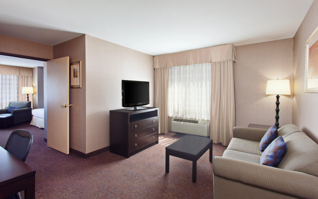 photo 3 of Holiday Inn Express And Suites Seattle Downtown - Lake Union by IHG