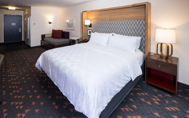 photo 3 of Holiday Inn & Suites Detroit - Troy by IHG