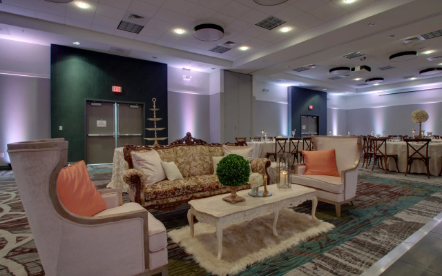 photo 2 of Holiday Inn & Suites Peoria At Grand Prairie by IHG