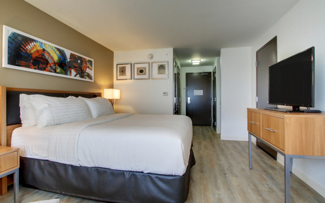 photo 5 of Holiday Inn & Suites Peoria At Grand Prairie by IHG