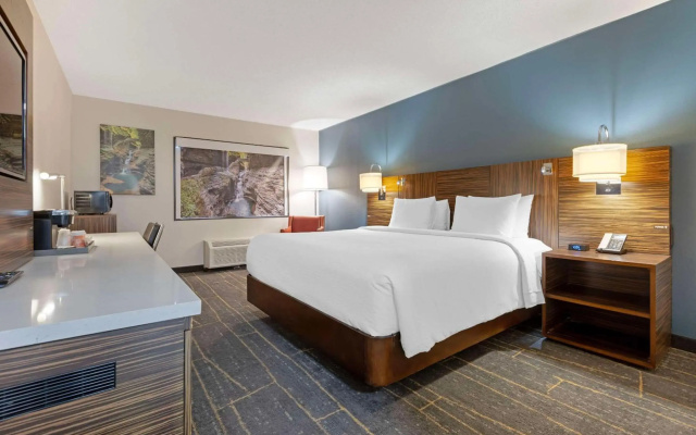 photo 4 of The Lux Hotel & Conference Center, an Ascend Collection Hotel
