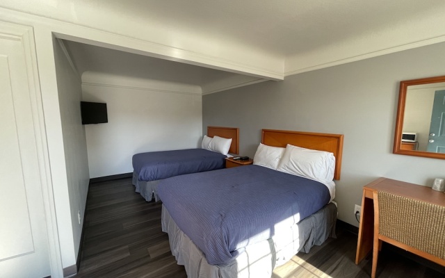 photo 3 of Holiday Motel